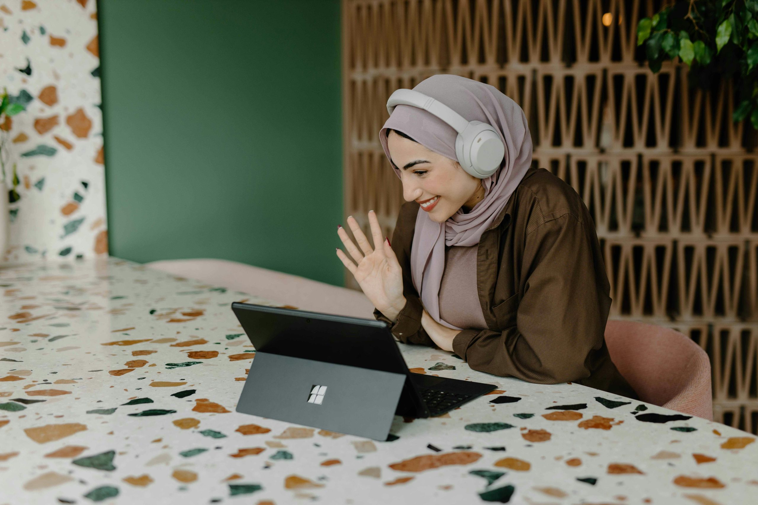 Enhancing the Remote Candidate Experience: Best Practices for Modern Teams